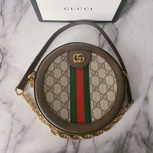 Gucci mini round shoulder bag.
